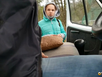 Дальнобойщик снял русскую проститутку на трассе за деньги - Скрытая камера